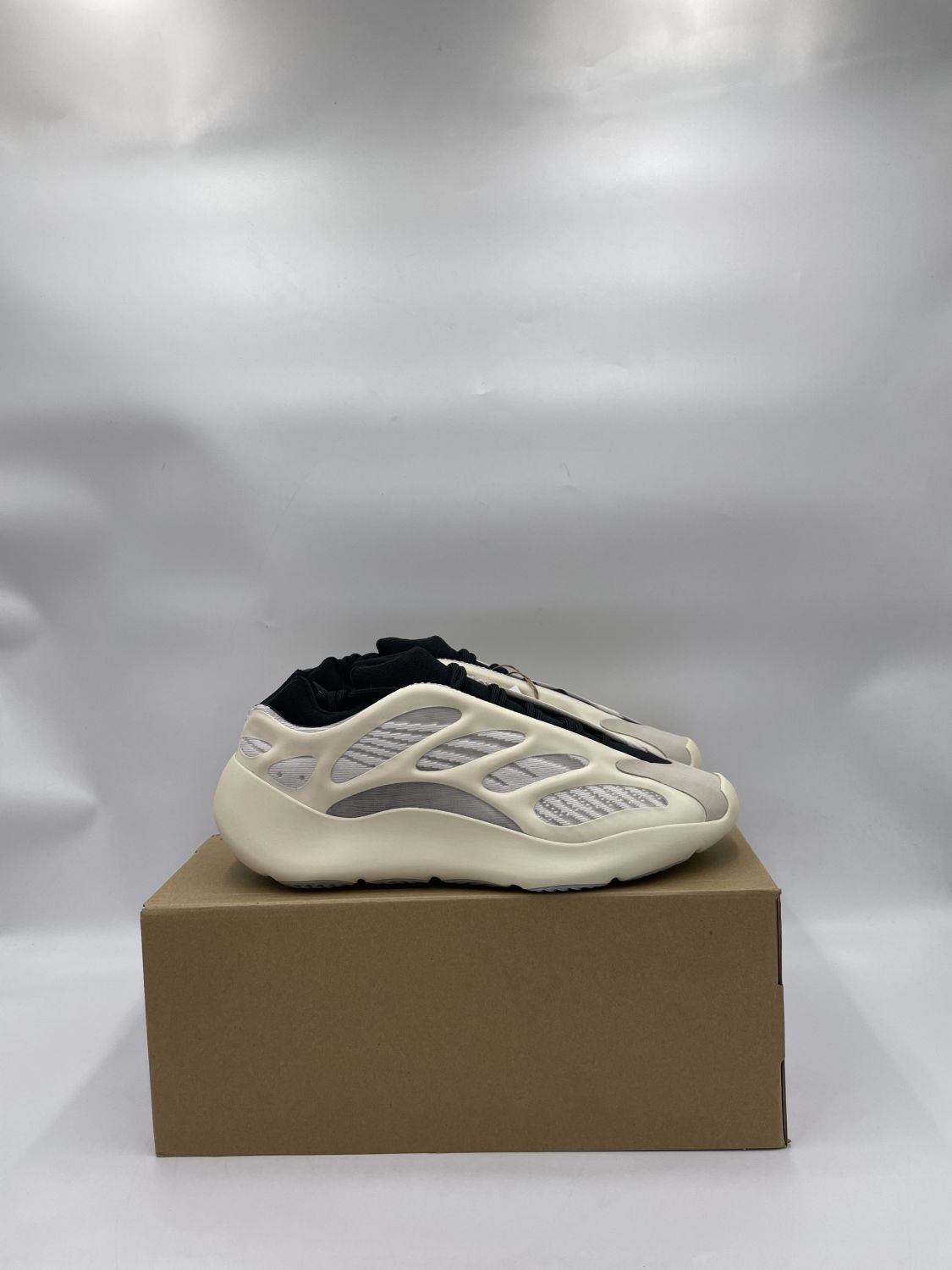 Adidas Yeezy 700 V3 Azael (2019/2022) | AfterMarket