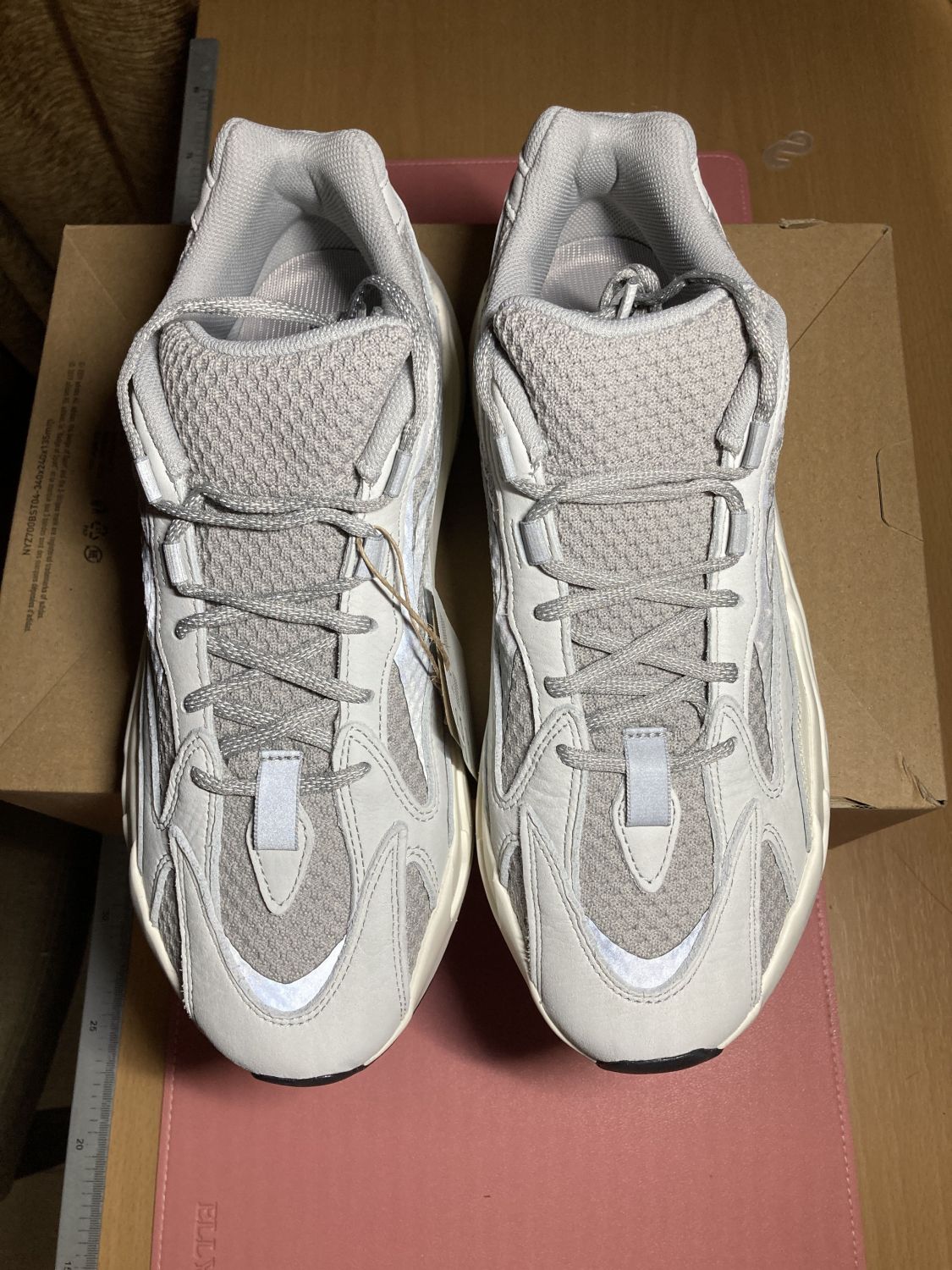 Yeezy 700 v2 hot sale static rep