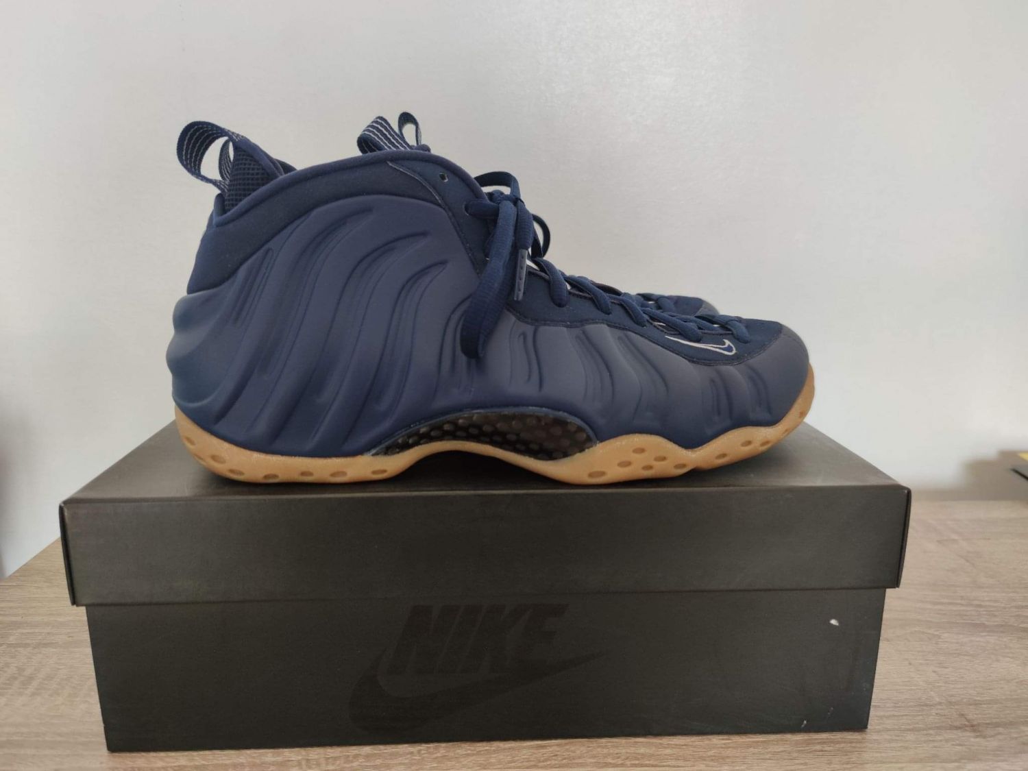 Foamposite gum outlet bottom