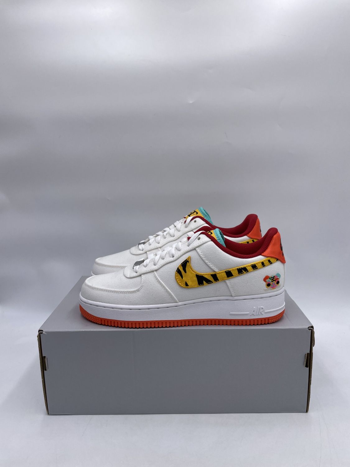 Supreme on sale sneakers 219