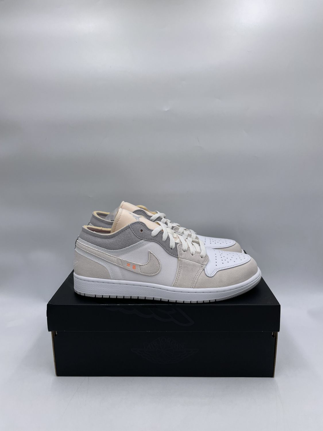 air jordan 1 low inside out white phantom