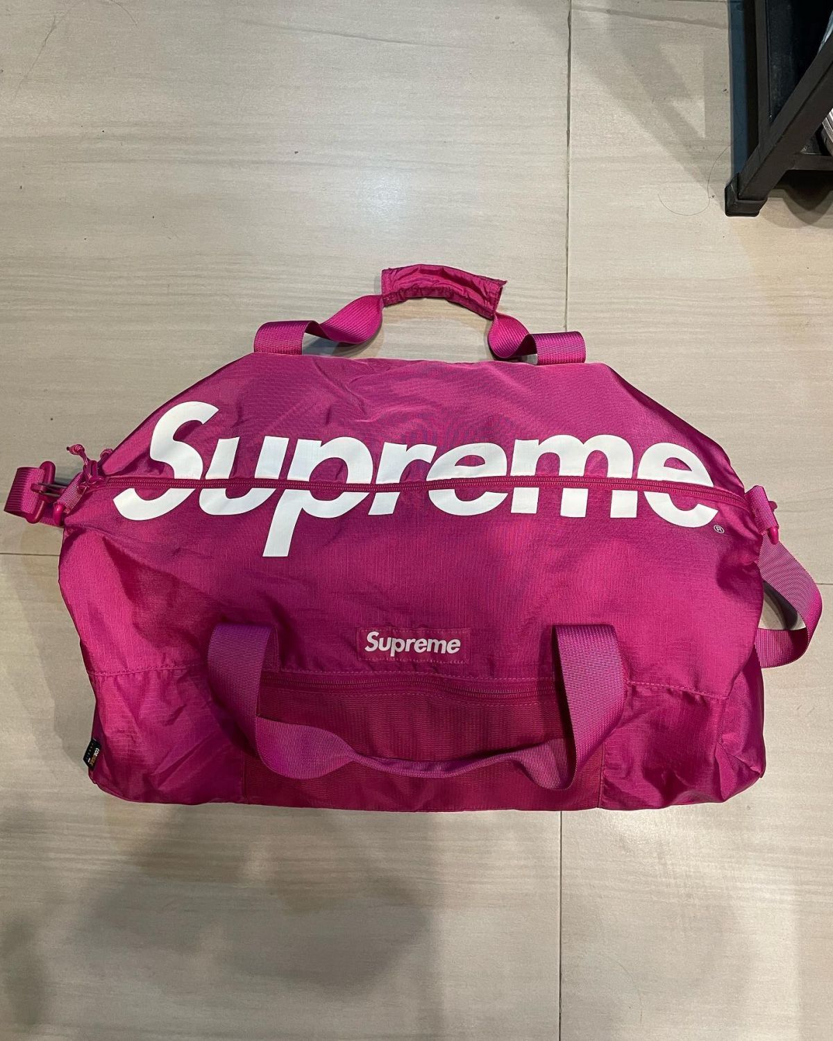 Supreme Fw17 Duffle Pink Bag