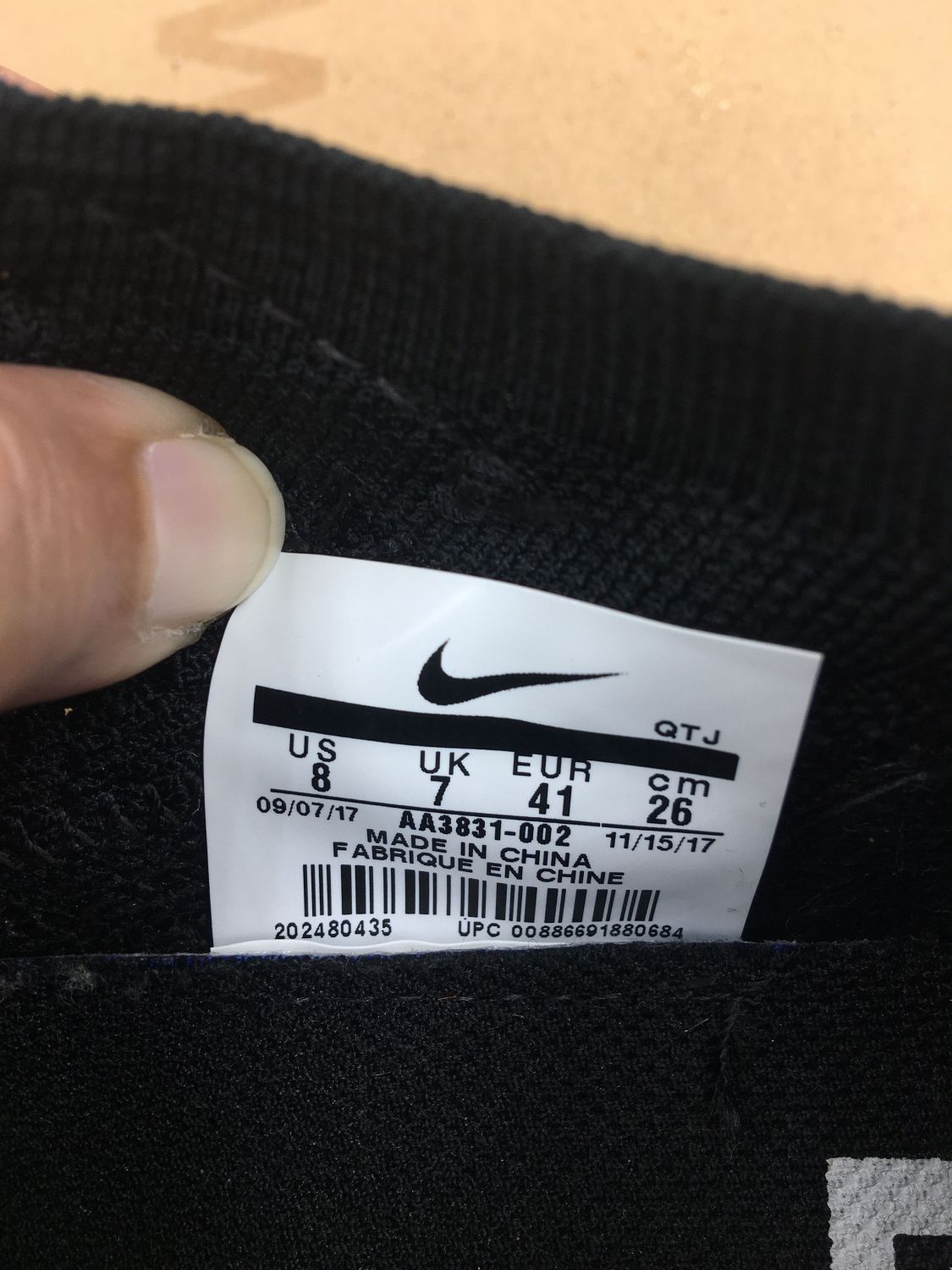 Off white vapormax size tag discount