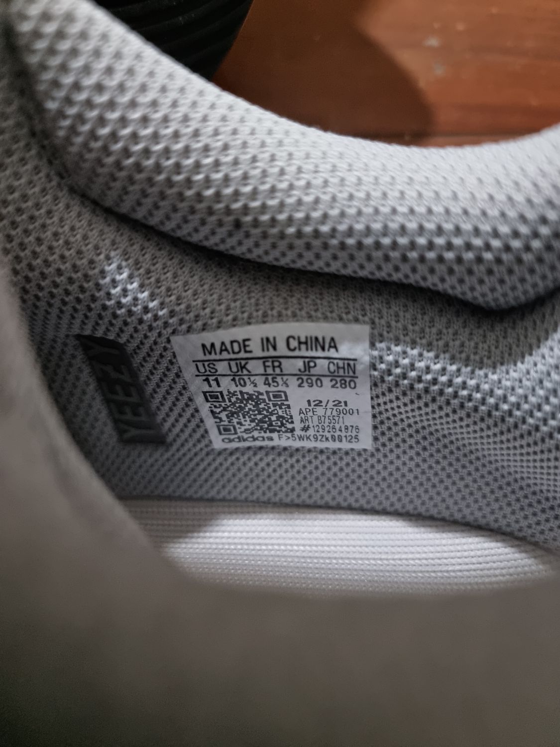 Yeezy wave best sale runner size 10