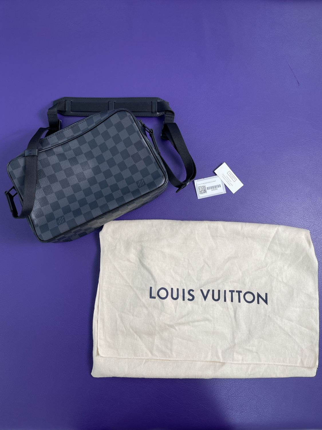 Shop Louis Vuitton DAMIER GRAPHITE Utility messenger (N40280) by  IMPORTfabulous