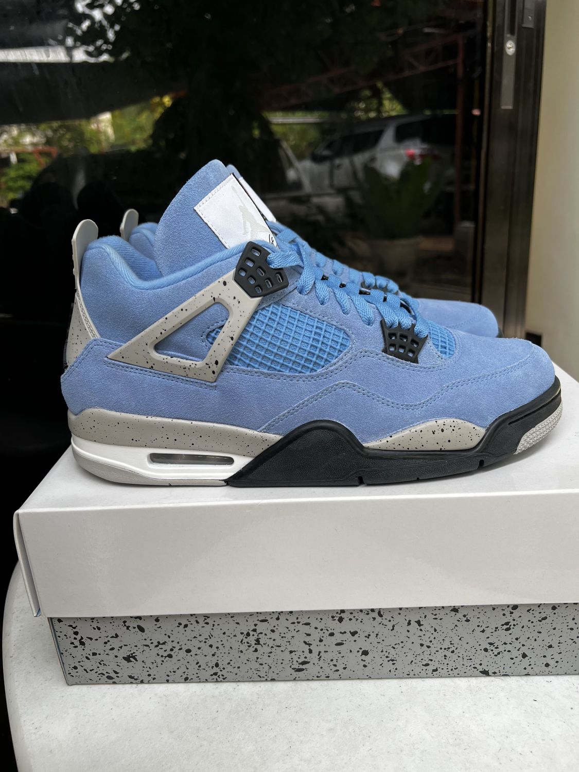 blue laser jordan 4