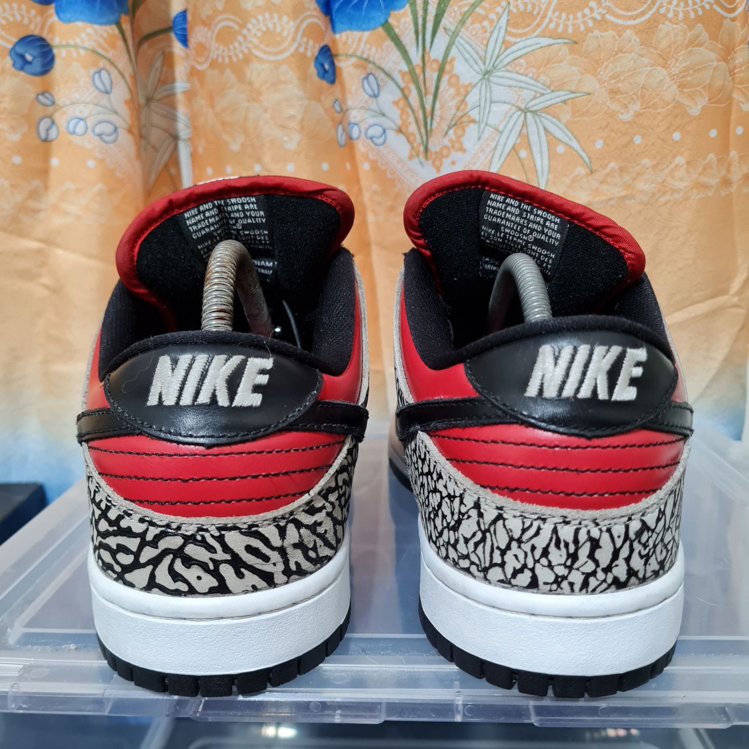 Supreme nike store sb red