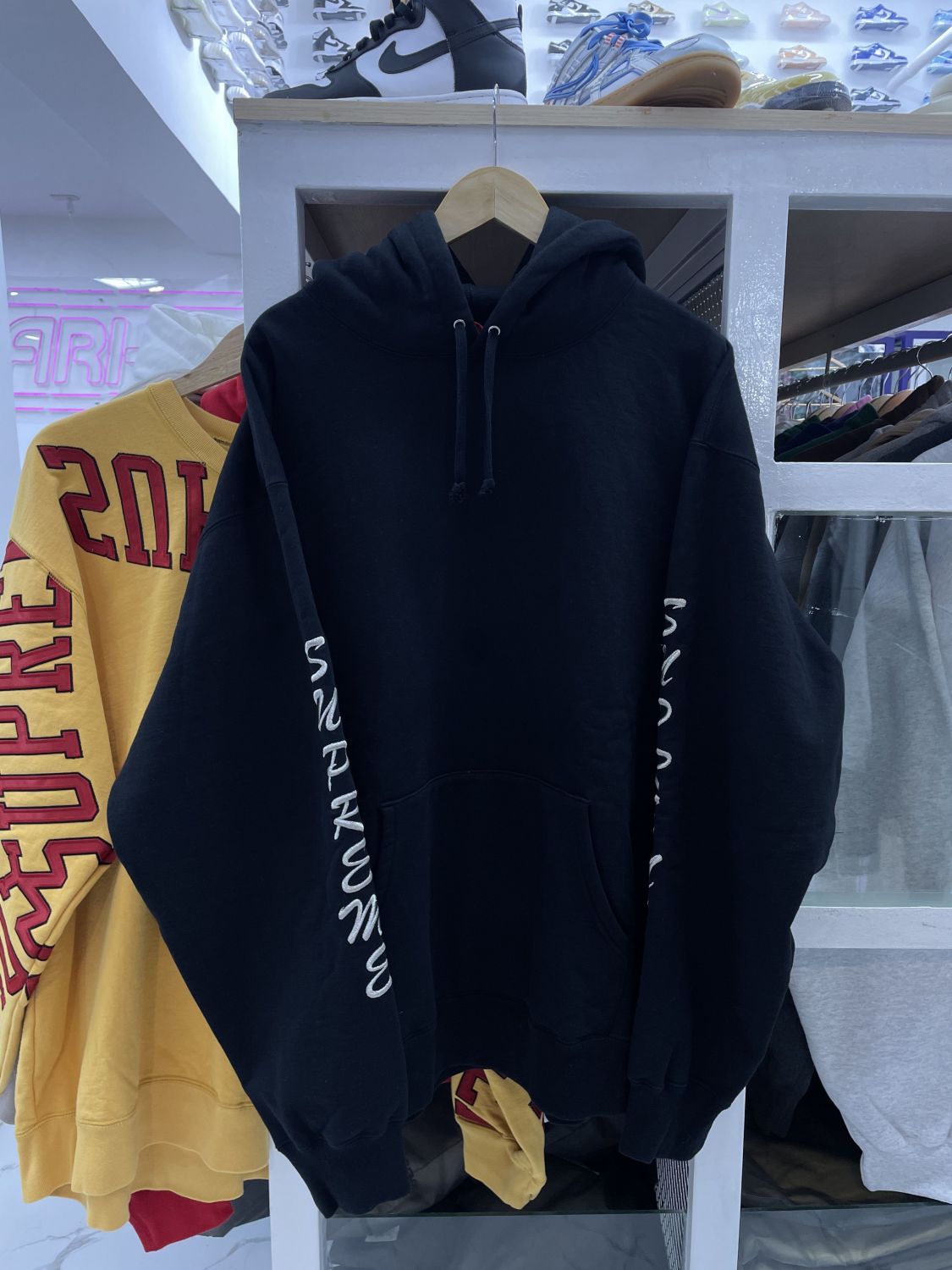 Supreme Guardian Hooded Sweatshirt　入手困難