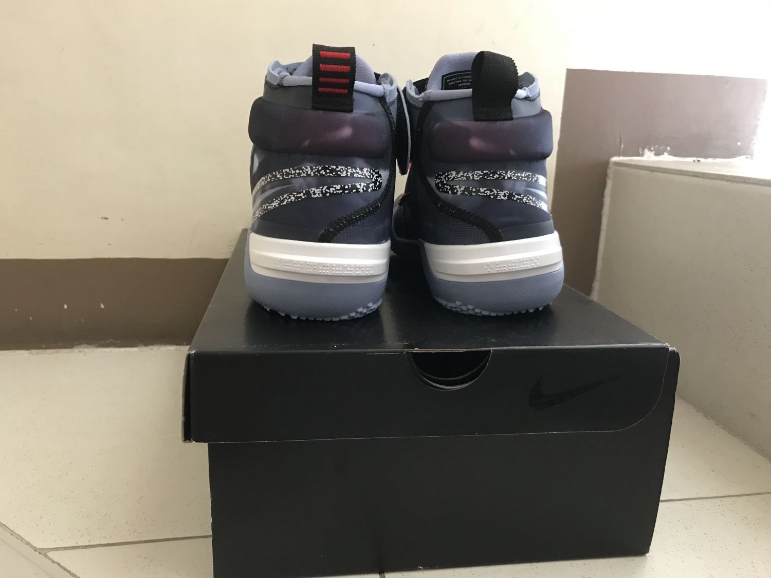 kobe ad vast grey