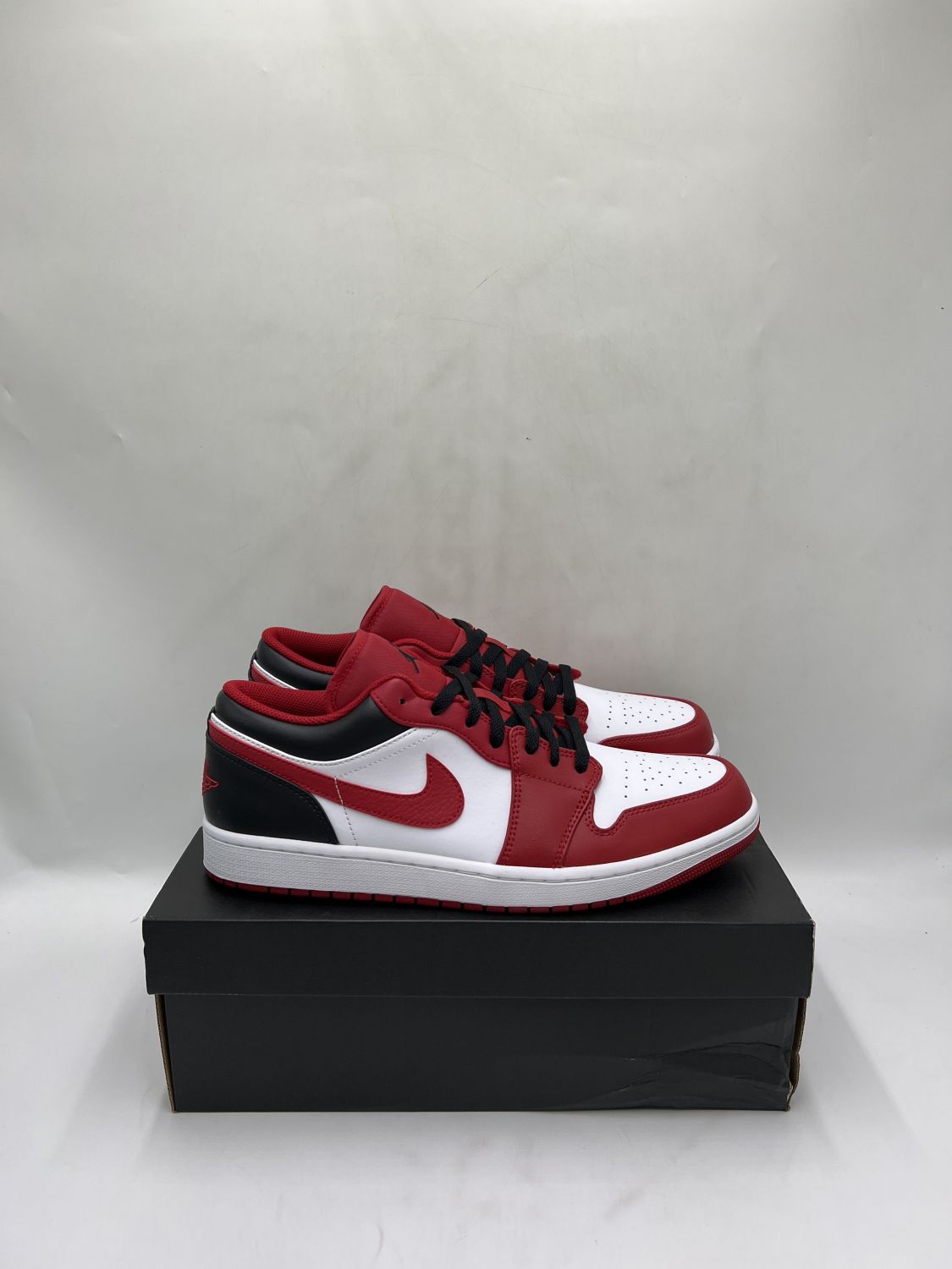 Jordan 1 Low Bulls | AfterMarket