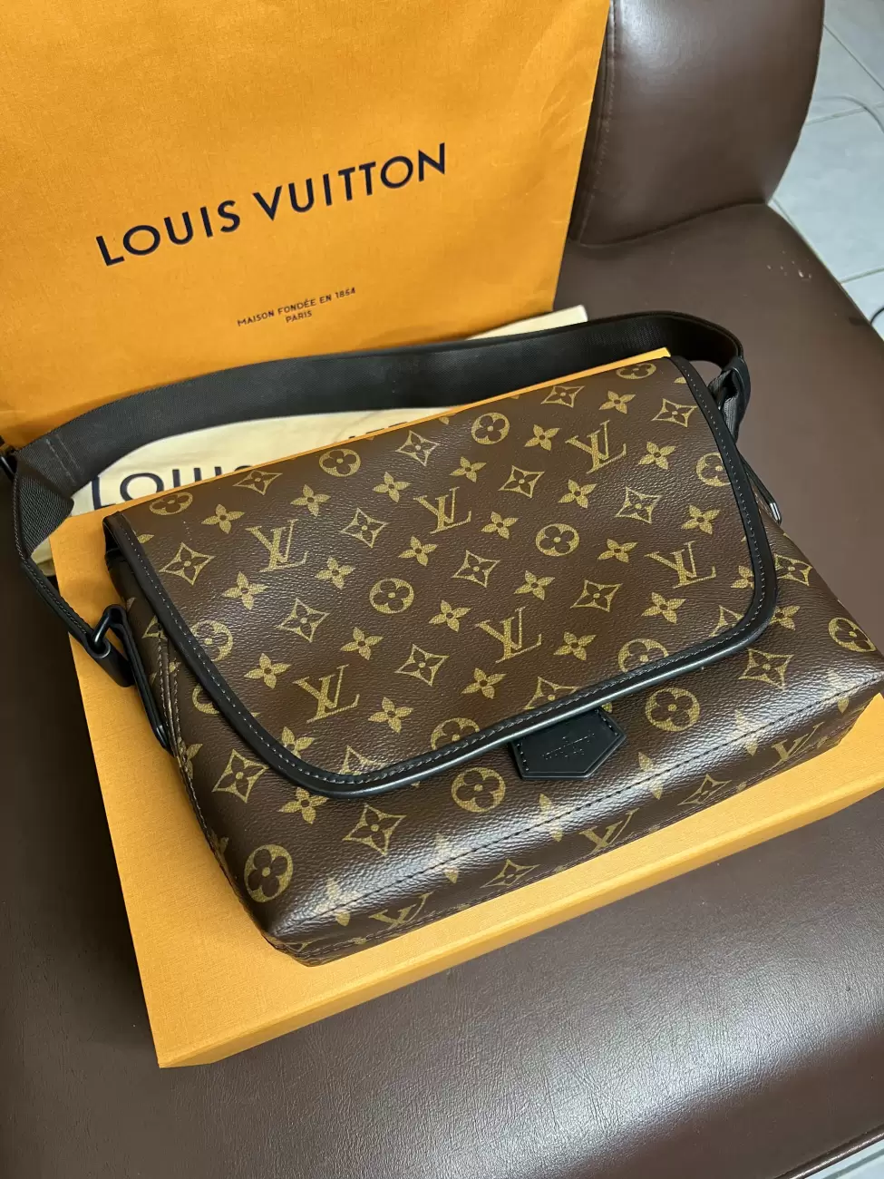 Louis Vuitton Magnetic Messenger in Monogram coated canvas Bag 