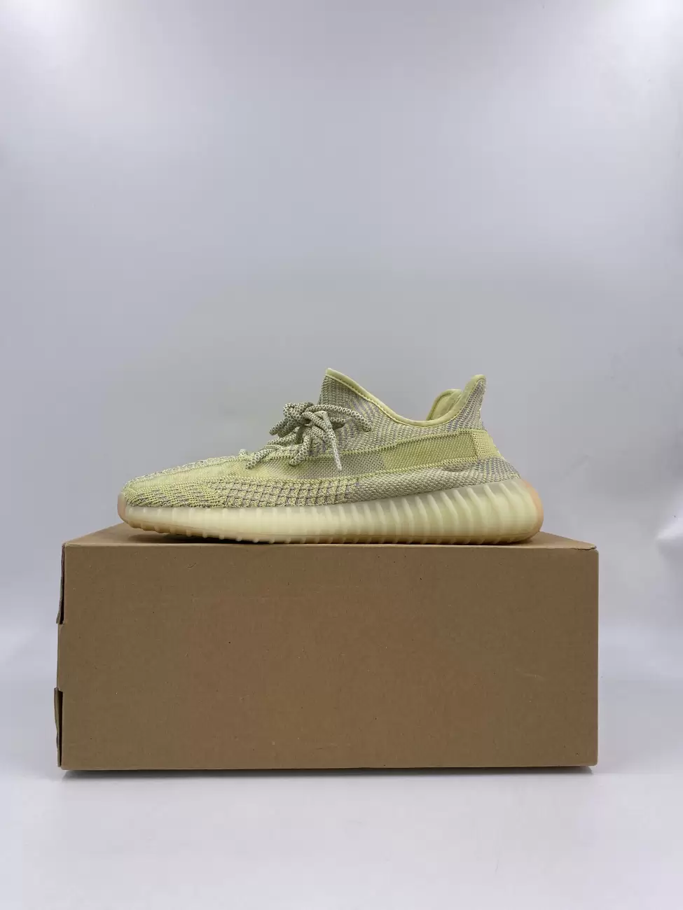 Yeezy boost 35 deals v2 antlia resell