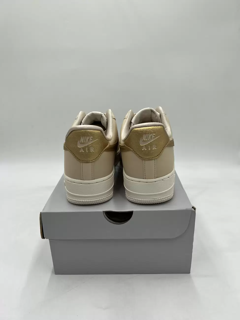 Size 9 - Nike Air Force 1 '07 LV8 EMB Cracked Leather 2023