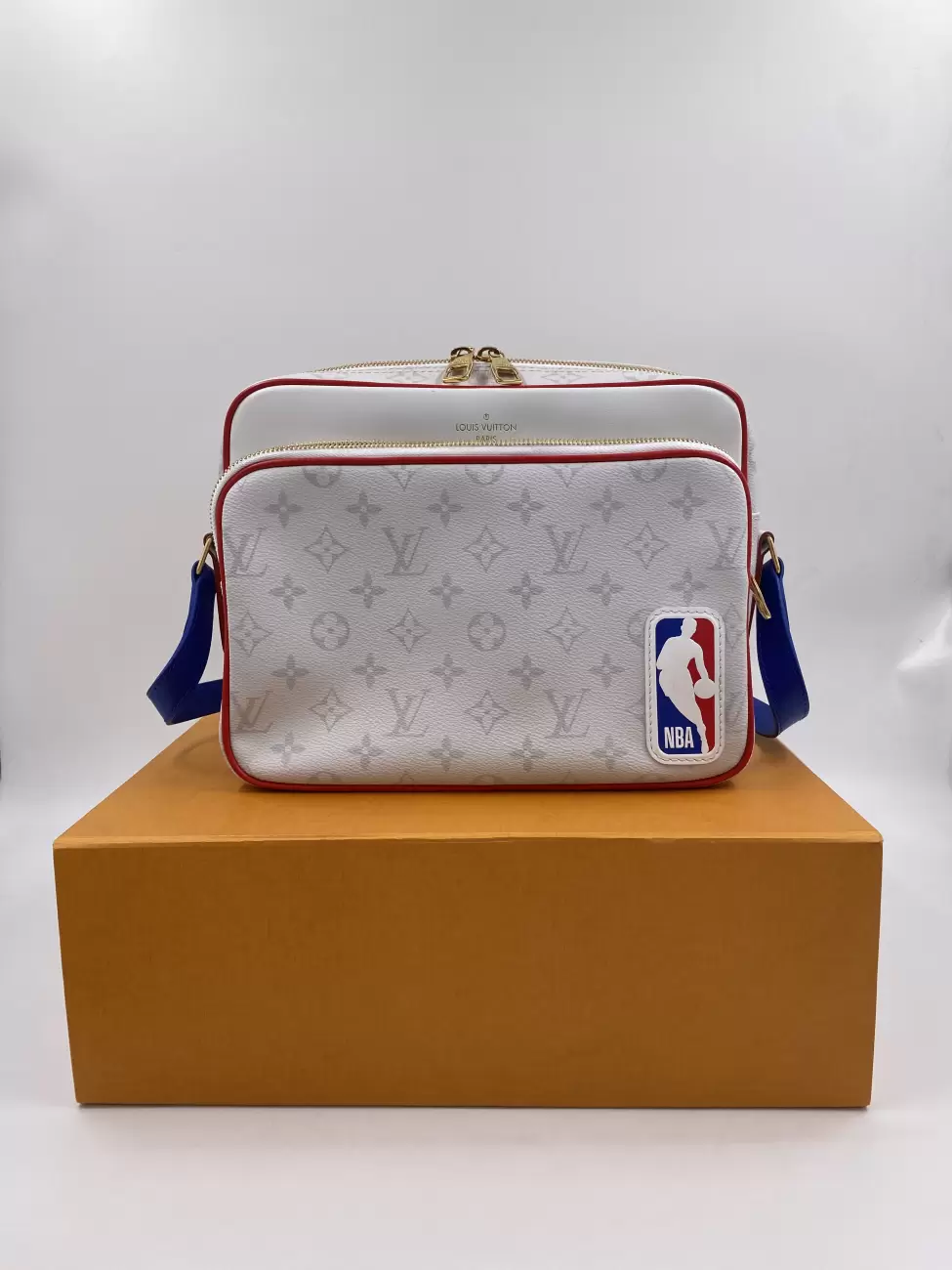 Louis Vuitton x NBA Monogram Nil Messenger - Messenger Bags, Bags