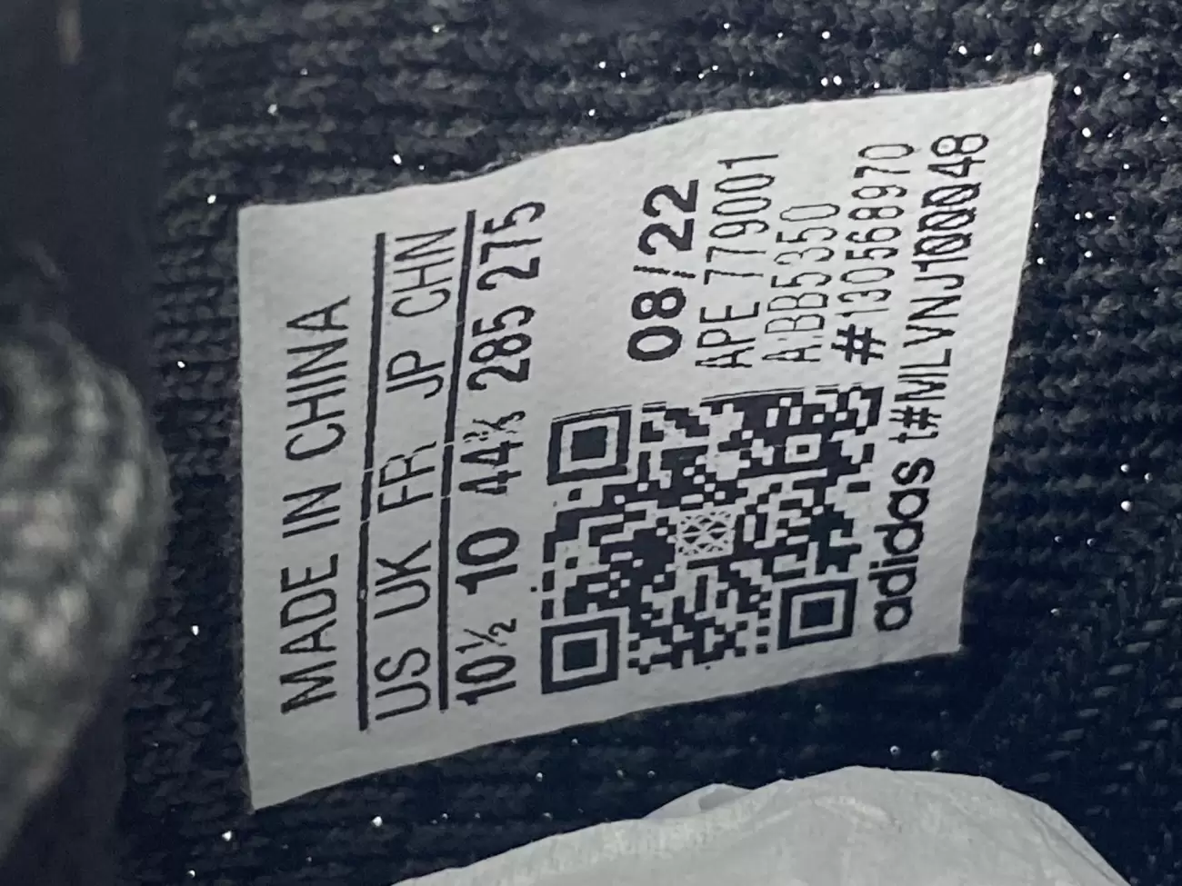 Adidas yeezy on sale qr code black