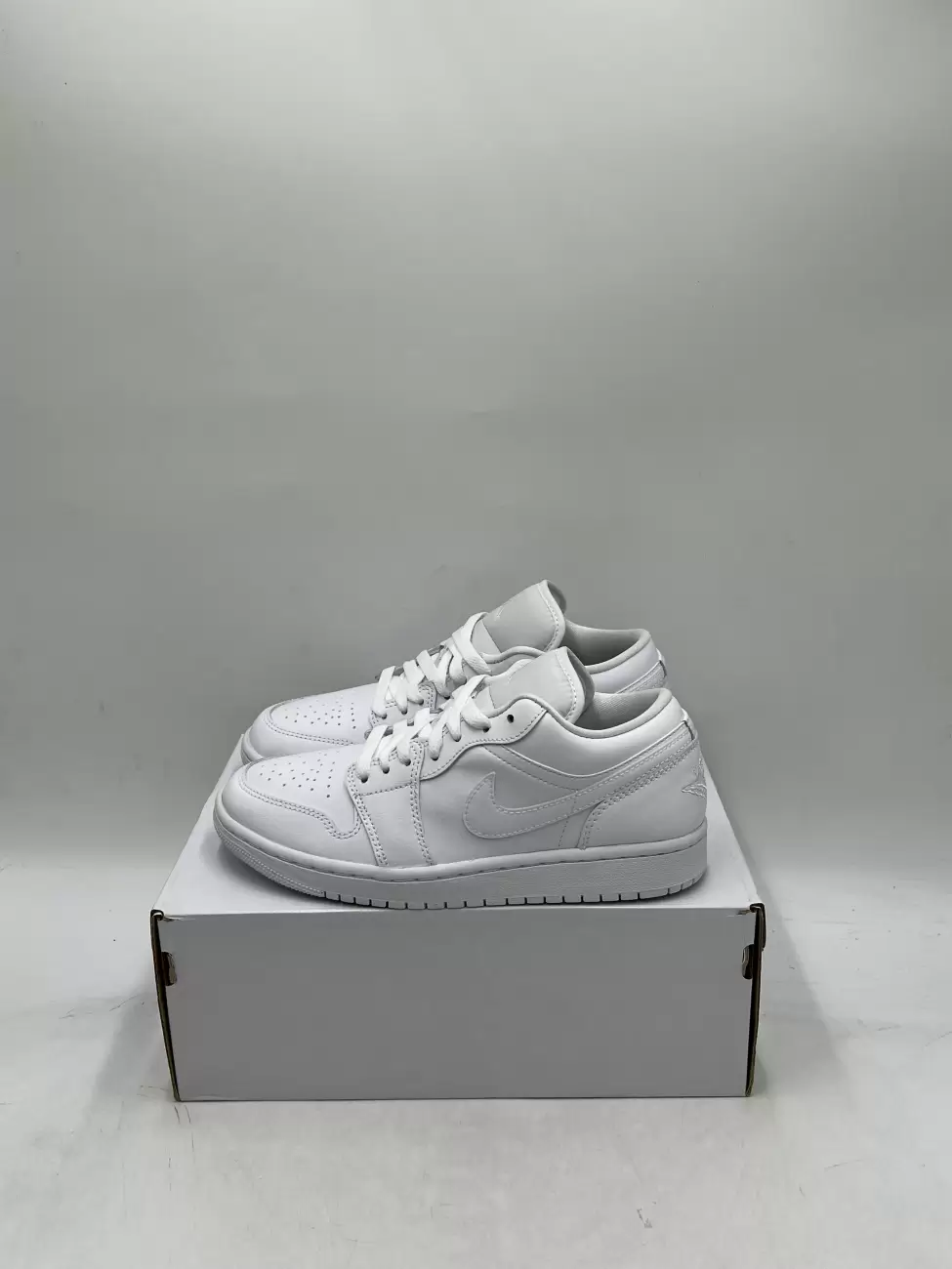 Jordan 1 deals low triple white