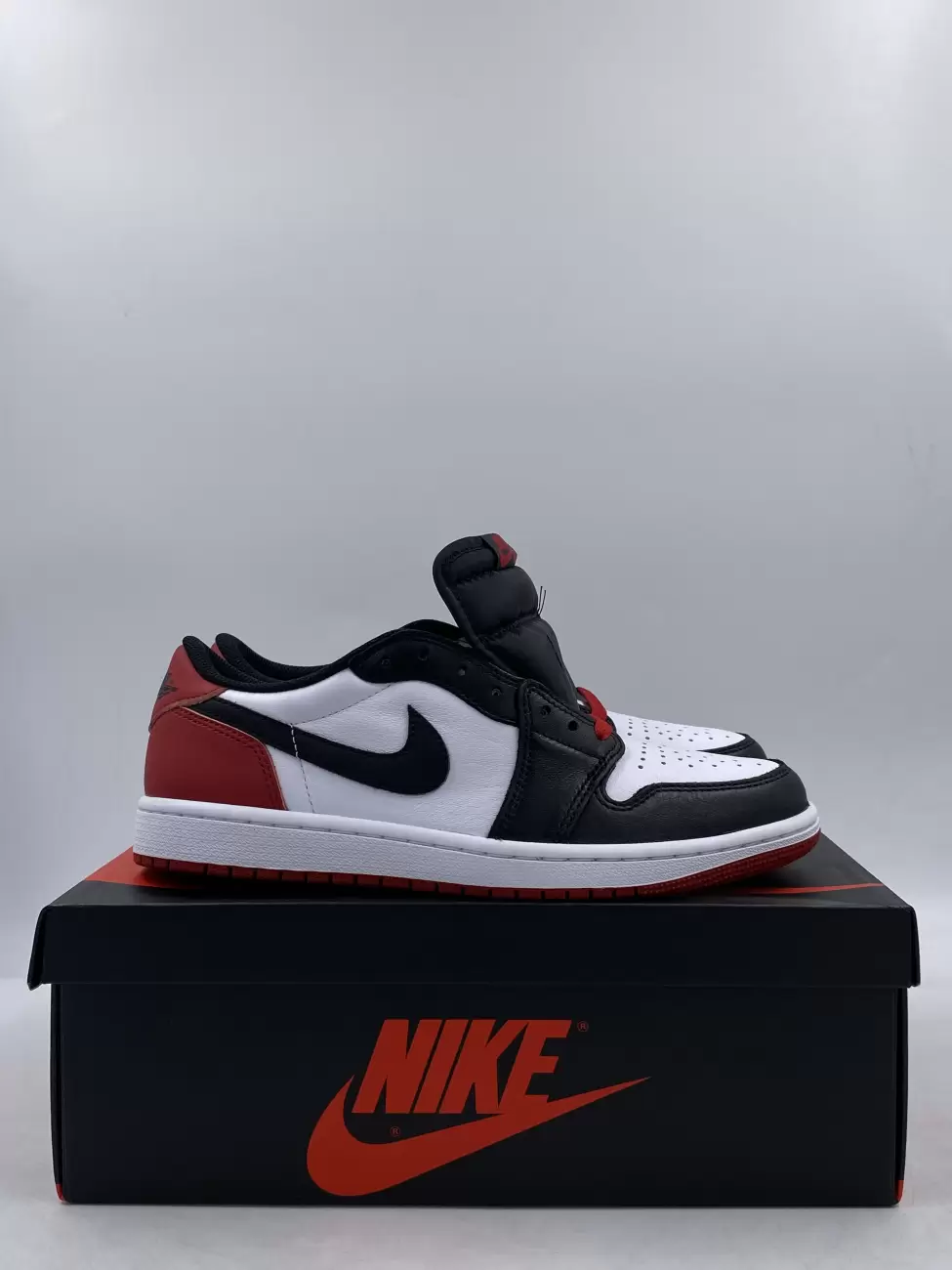 Jordan 1 Retro Low Og Black Toe (2023) 