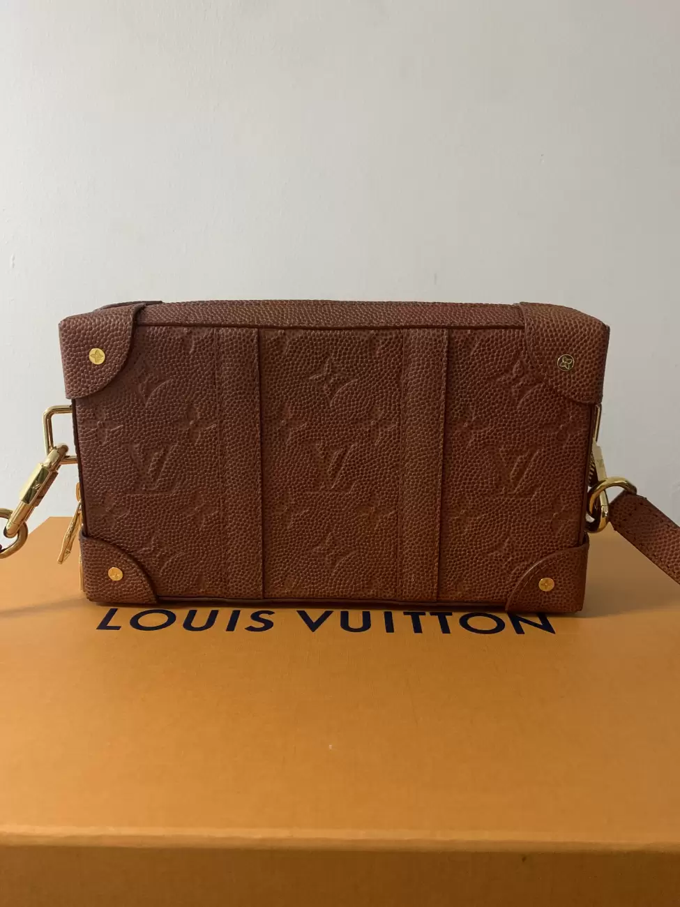 Louis Vuitton x NBA Soft Trunk Wallet Ball Grain Leather Brown in Leather  with Gold-tone - GB