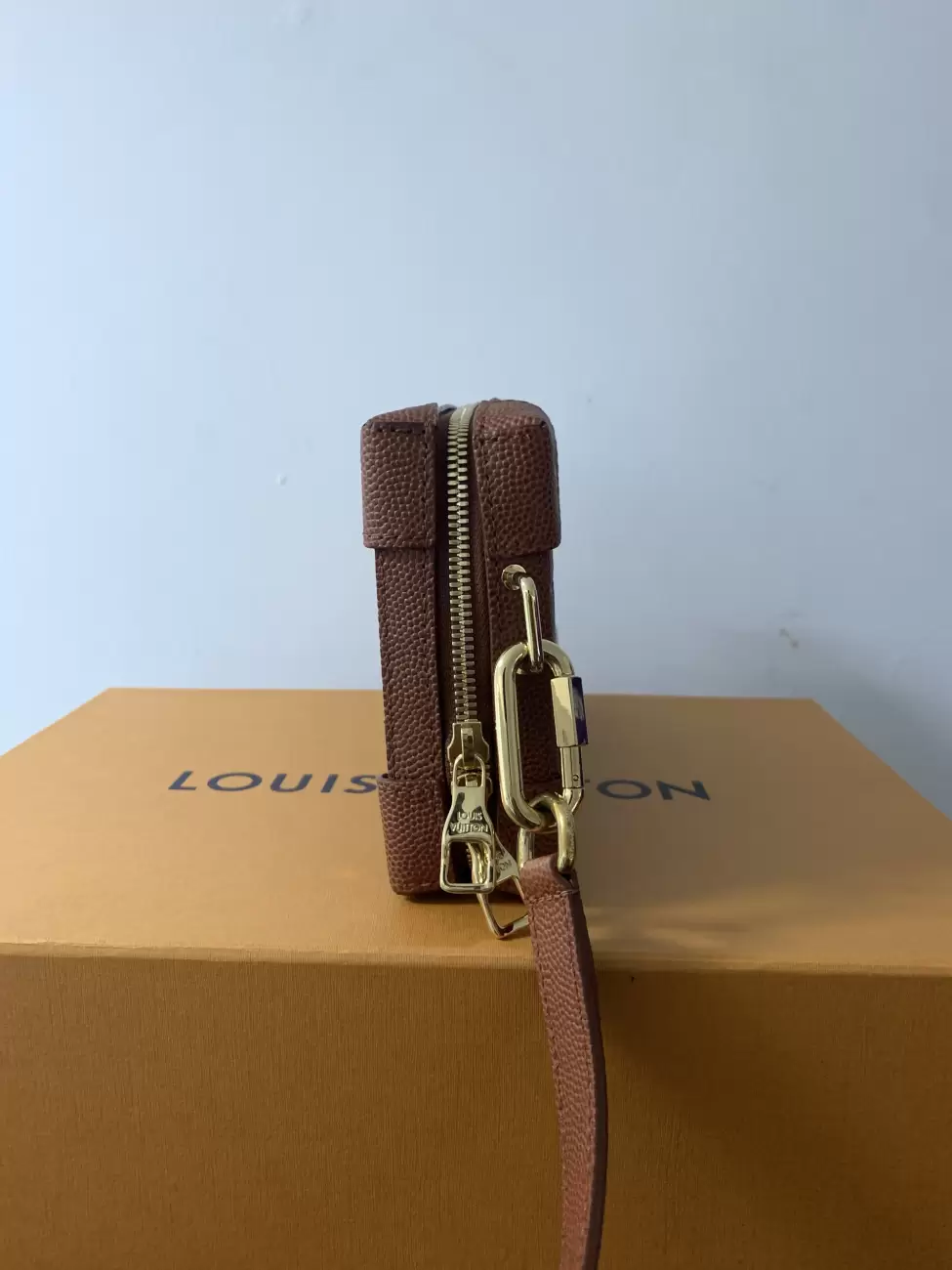 Louis Vuitton x NBA Soft Trunk Wallet Ball Grain Leather Brown –  GlobalSneakers
