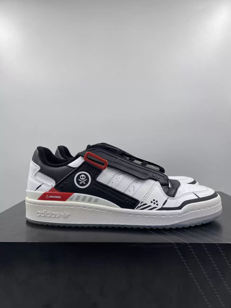 【本物保証 /関税・送料無料】Quiccs × adidas Forum Low Adidas Originals Forum Low White Black Mens Casual Sneakers