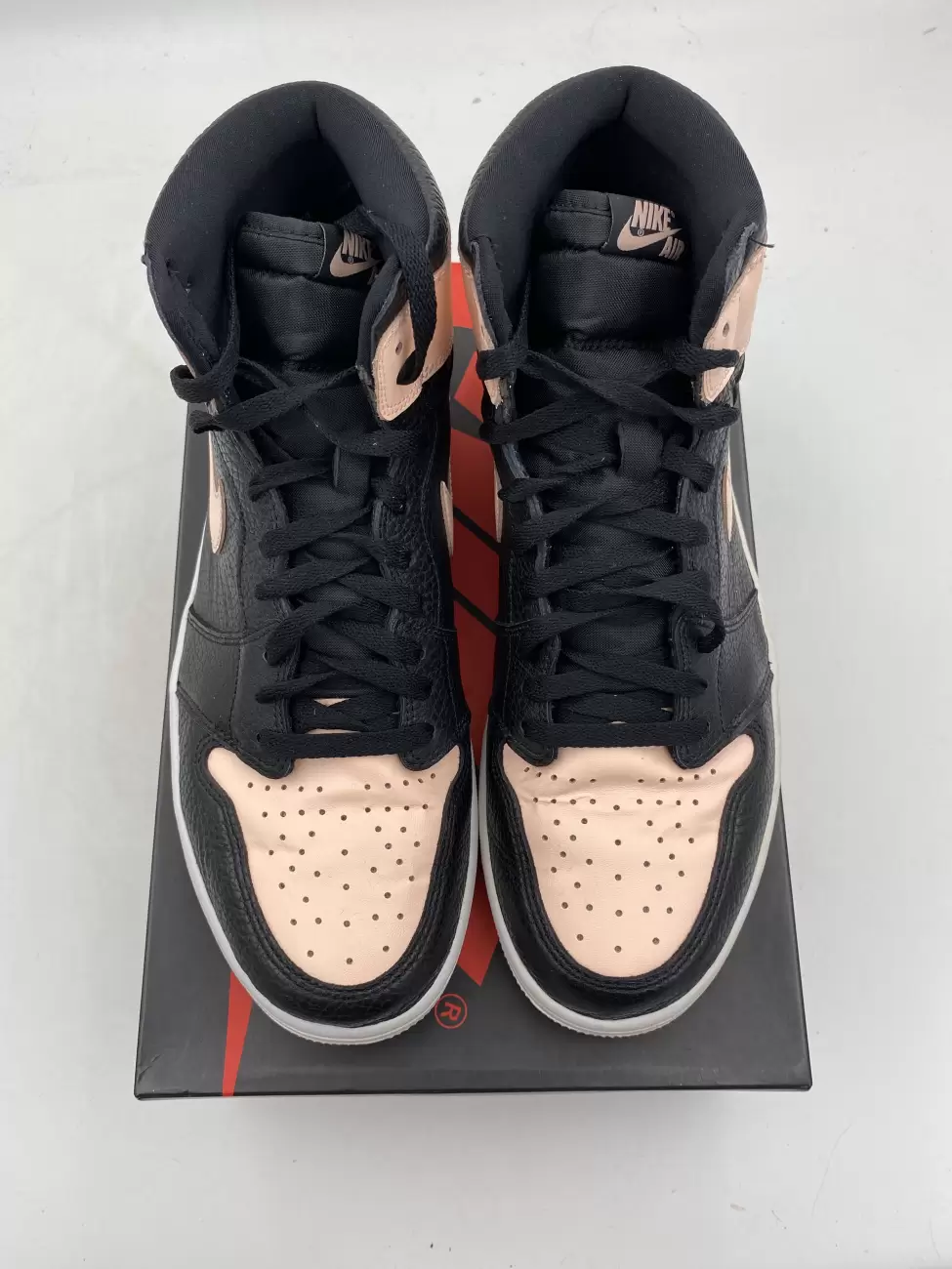 Jordan 1 retro high og black/crimson tint hotsell men's shoe