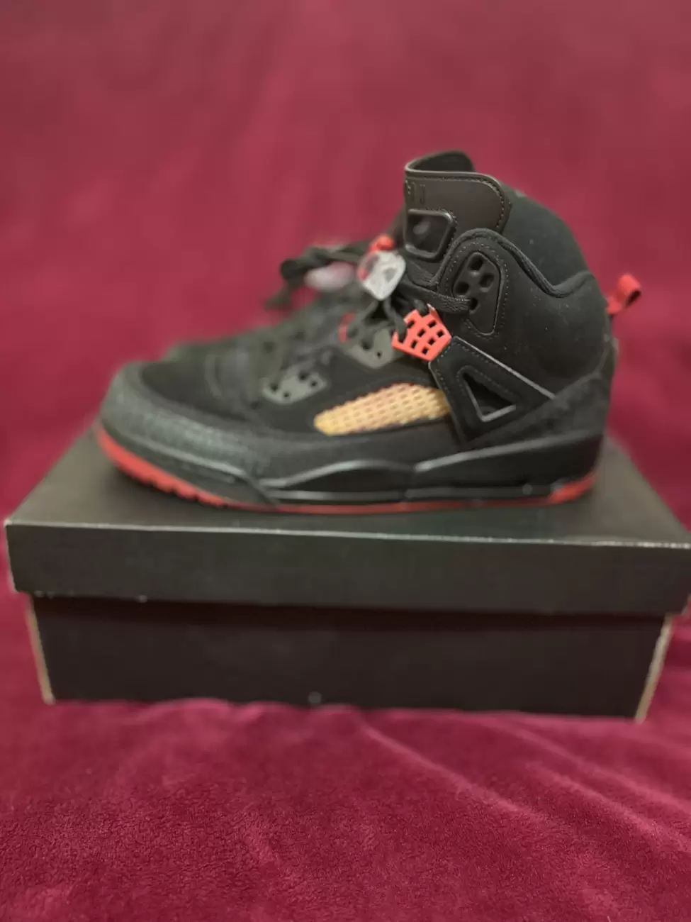 Jordan spizike sales black gym red