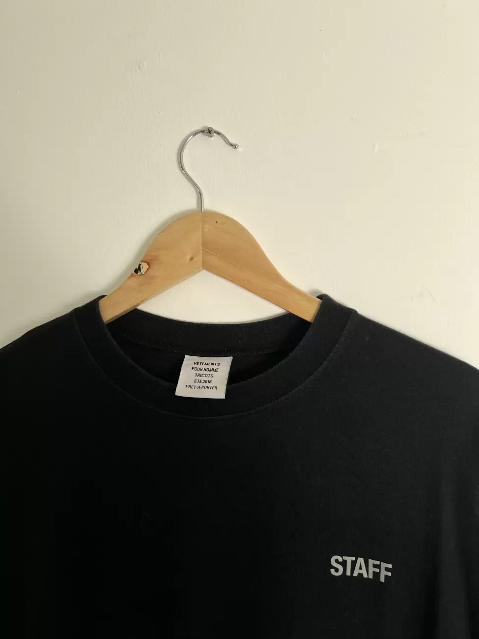 Vetements tee staff sale