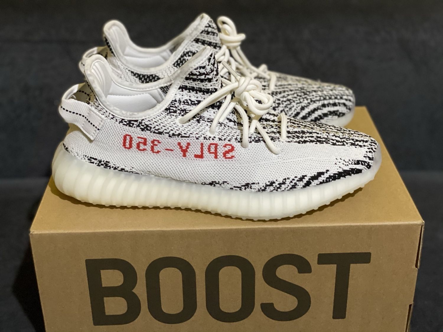 yeezy 350 v2 yebra