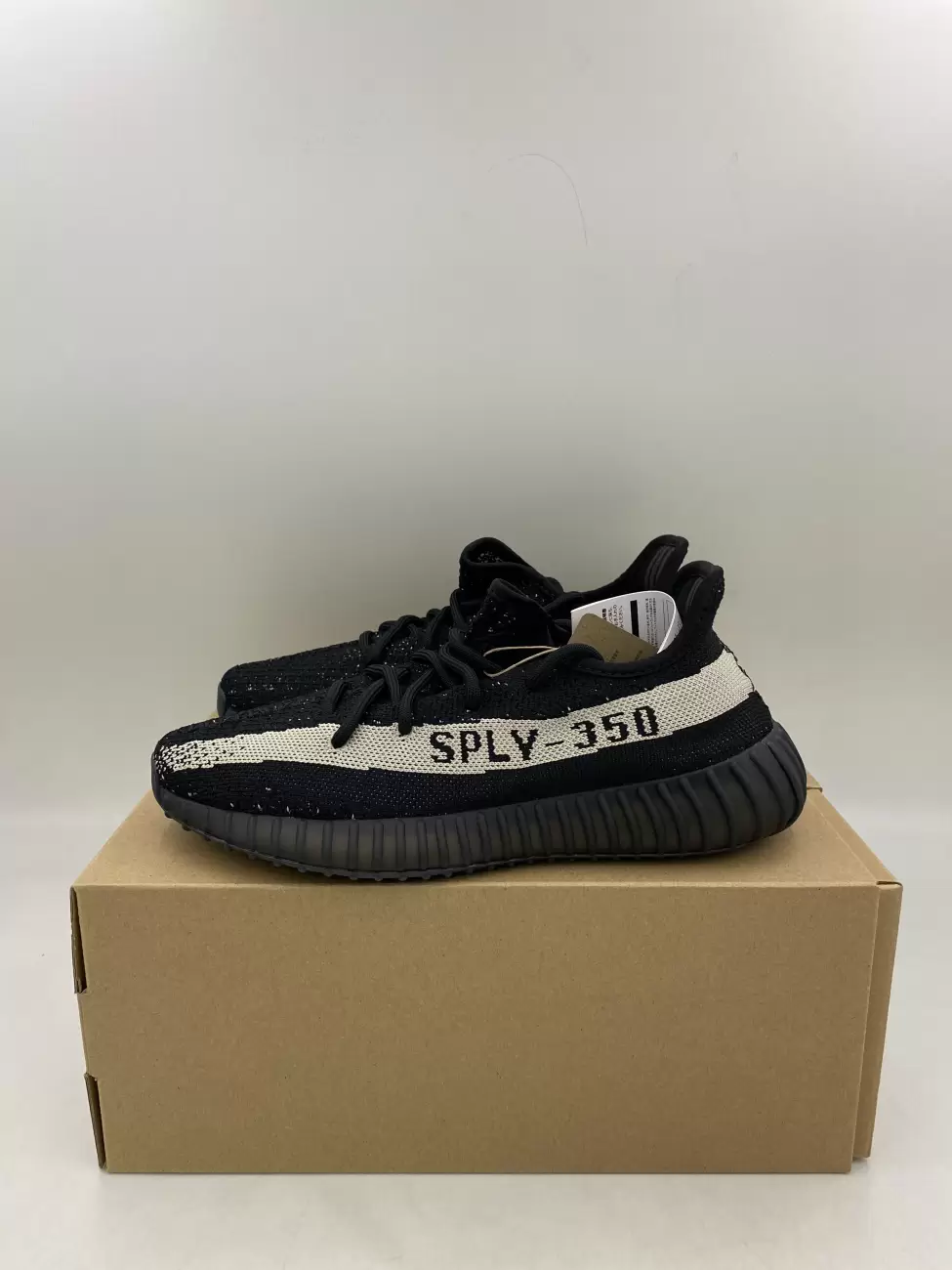 Yeezy 35 v2 hot sale black harga