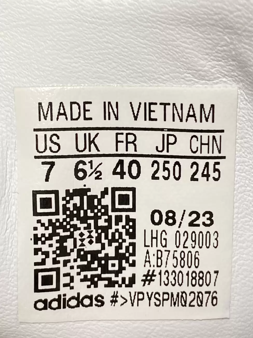 Adidas shoes qr code 40 hotsell