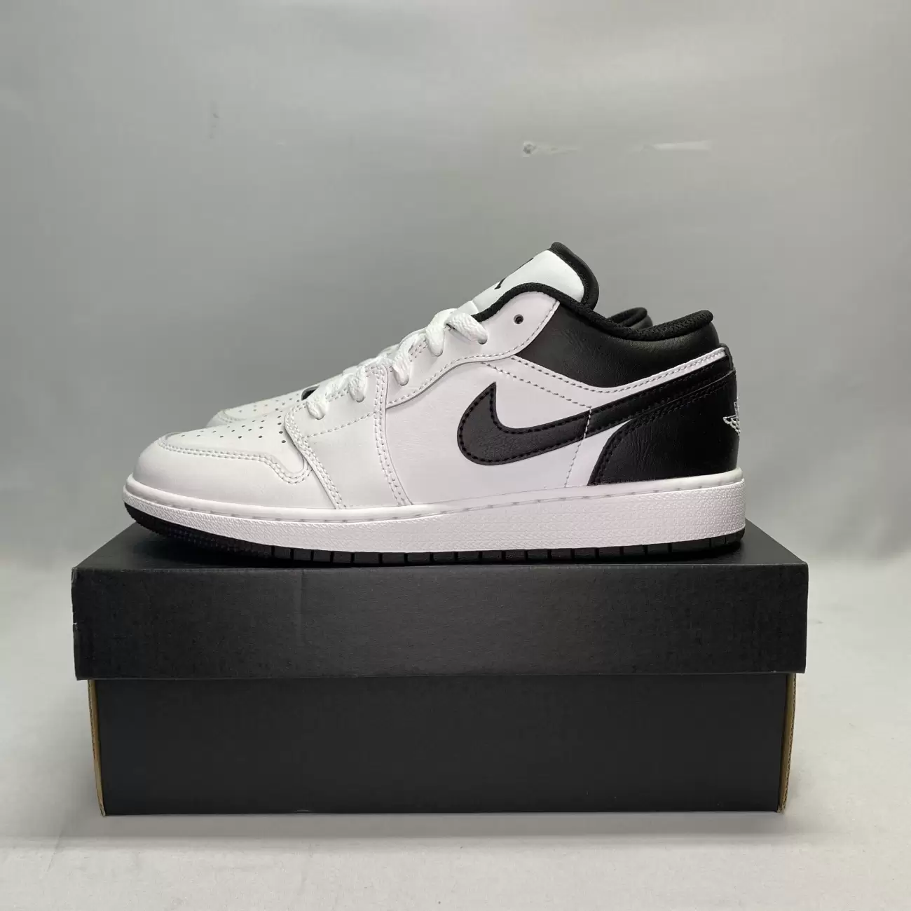 Jordan 1 low white cheap and black