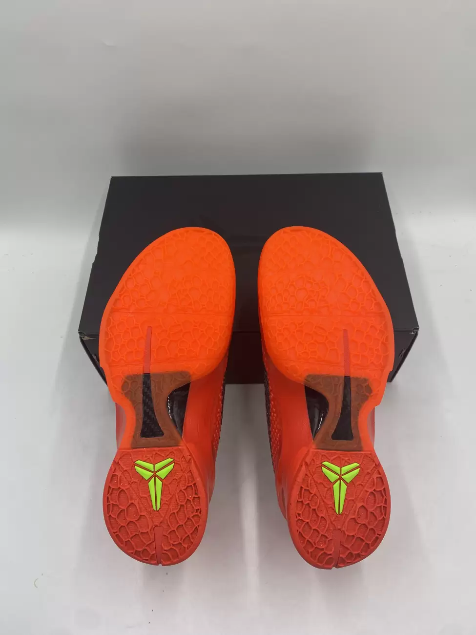 Kobe hot sale orange shoes