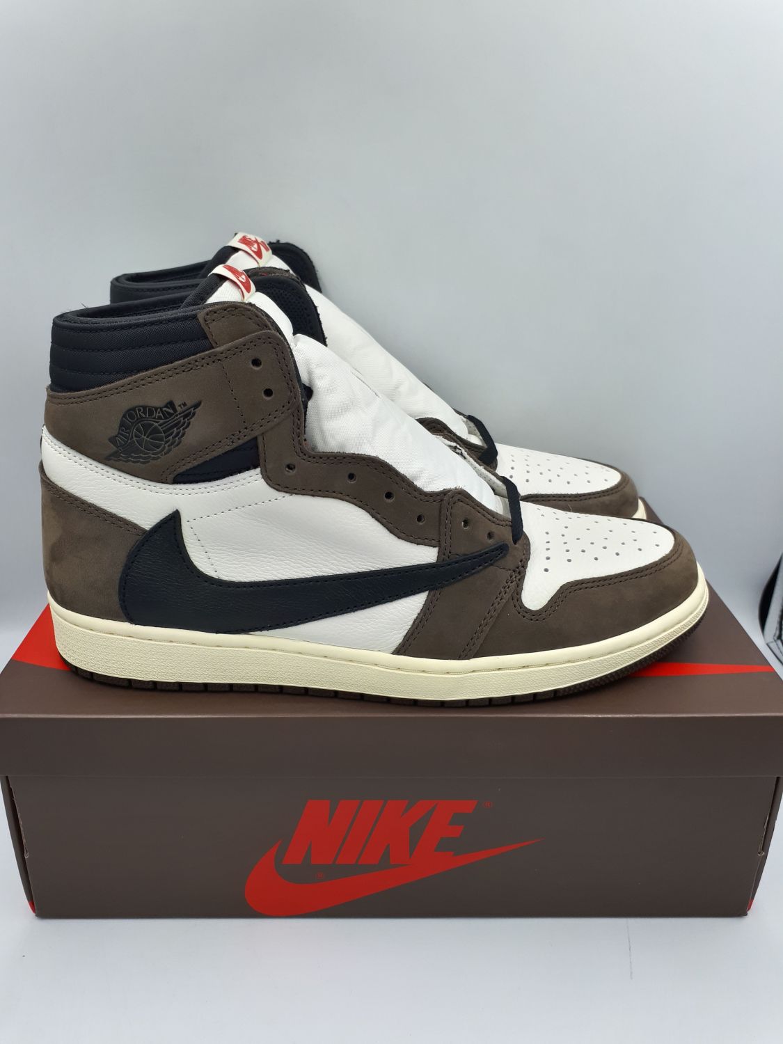 jordan 1 retro high travis scott retail
