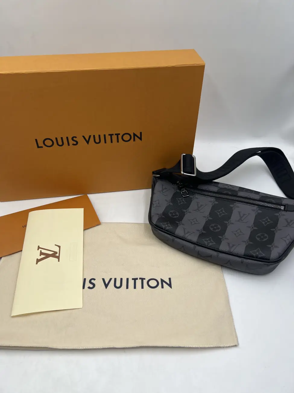 Handbag lv pria online