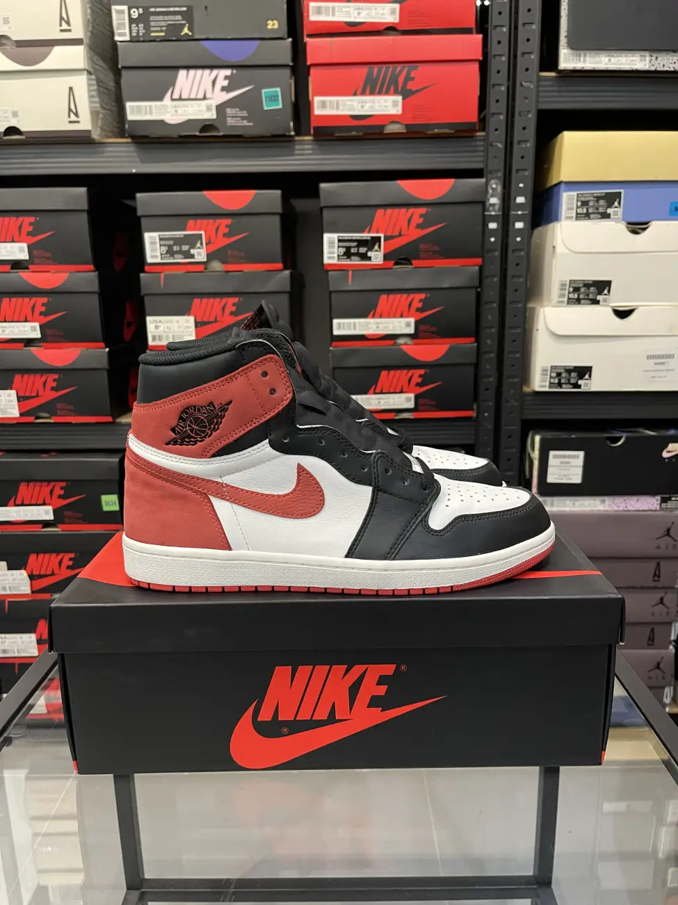 Jordan 1 fashion high track red