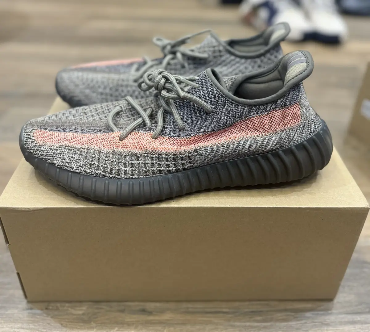 Yeezy Boost 350 v2 Ash Stone fashion Size 10.5