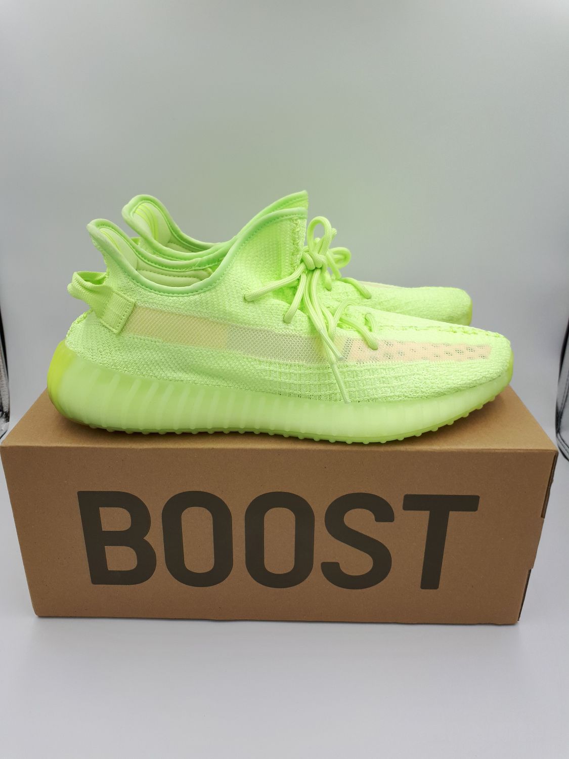 Kith yeezy glow online