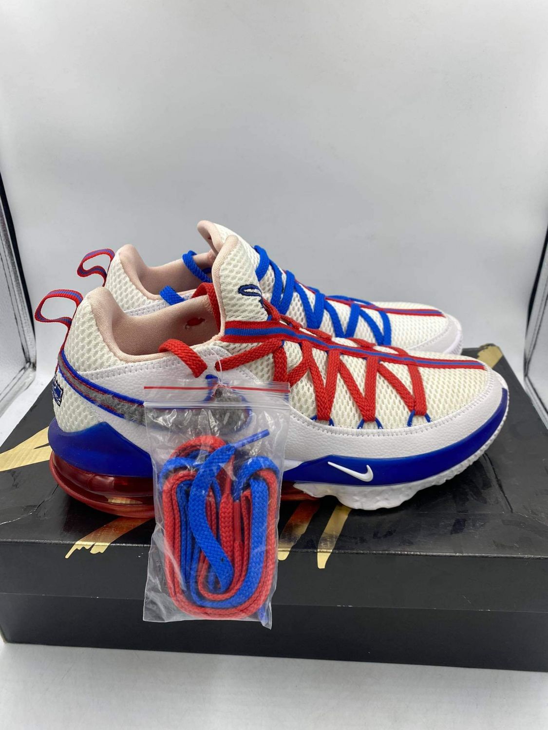 Nike LeBron 17 Low Tune Squad Sneakers - White for Men