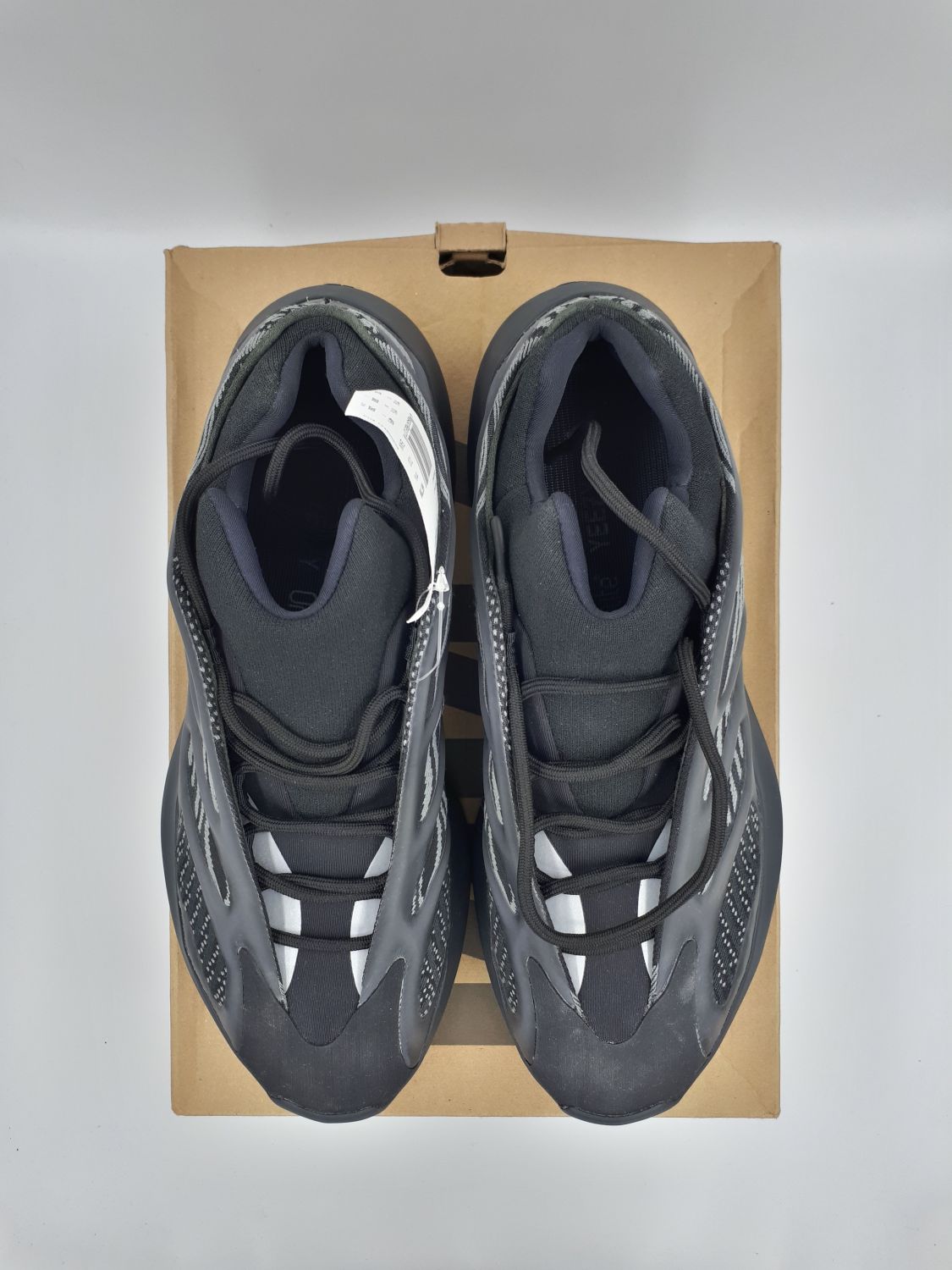 yeezy 700 v3 alvah retail