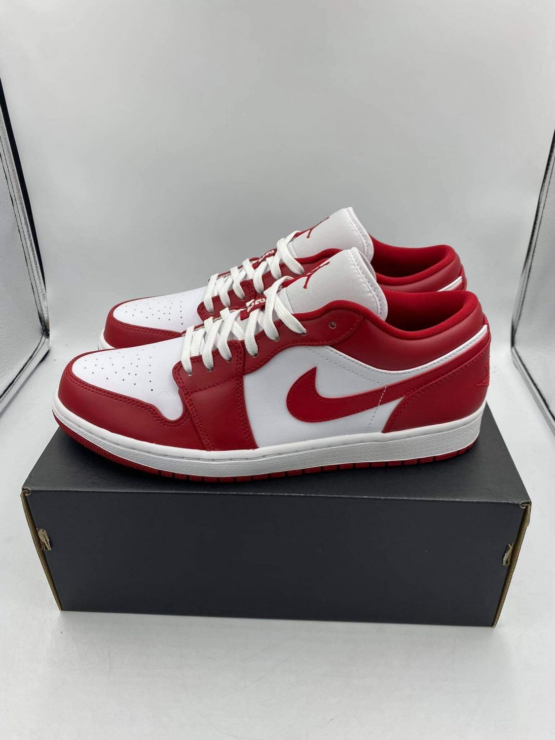 gym red and white jordan 1 low