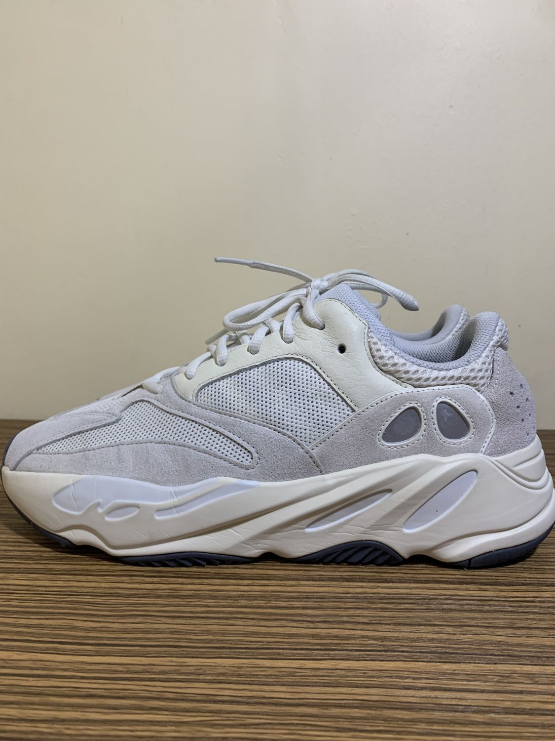 yeezy 700 analog retail