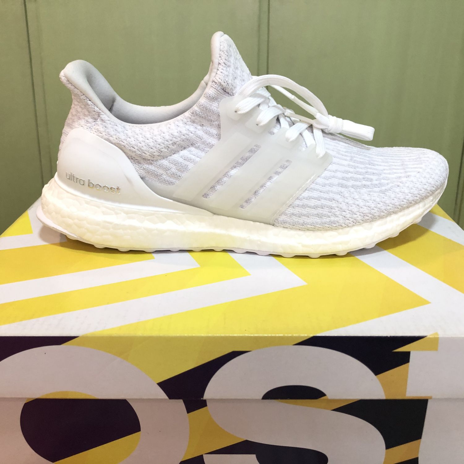 triple white ultraboost 3.0