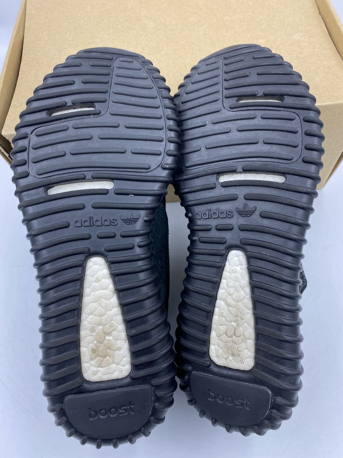 Bottom of yeezy 350 pirate black best sale