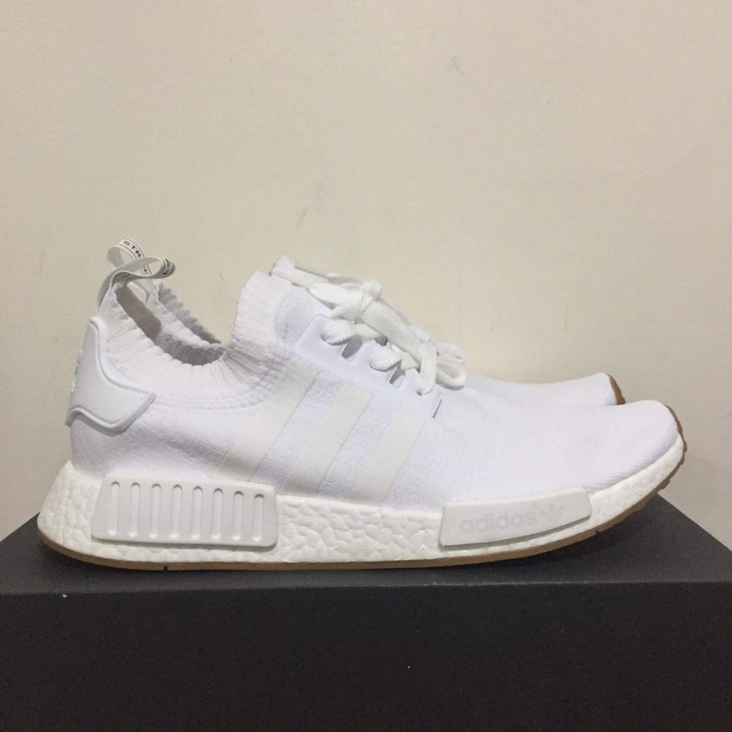 adidas nmd r1 gum white