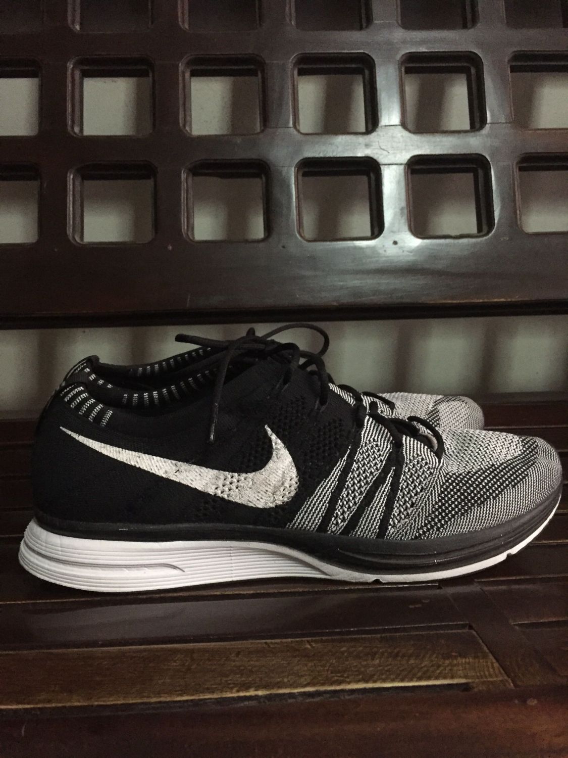 nike flyknit oreo 1.0