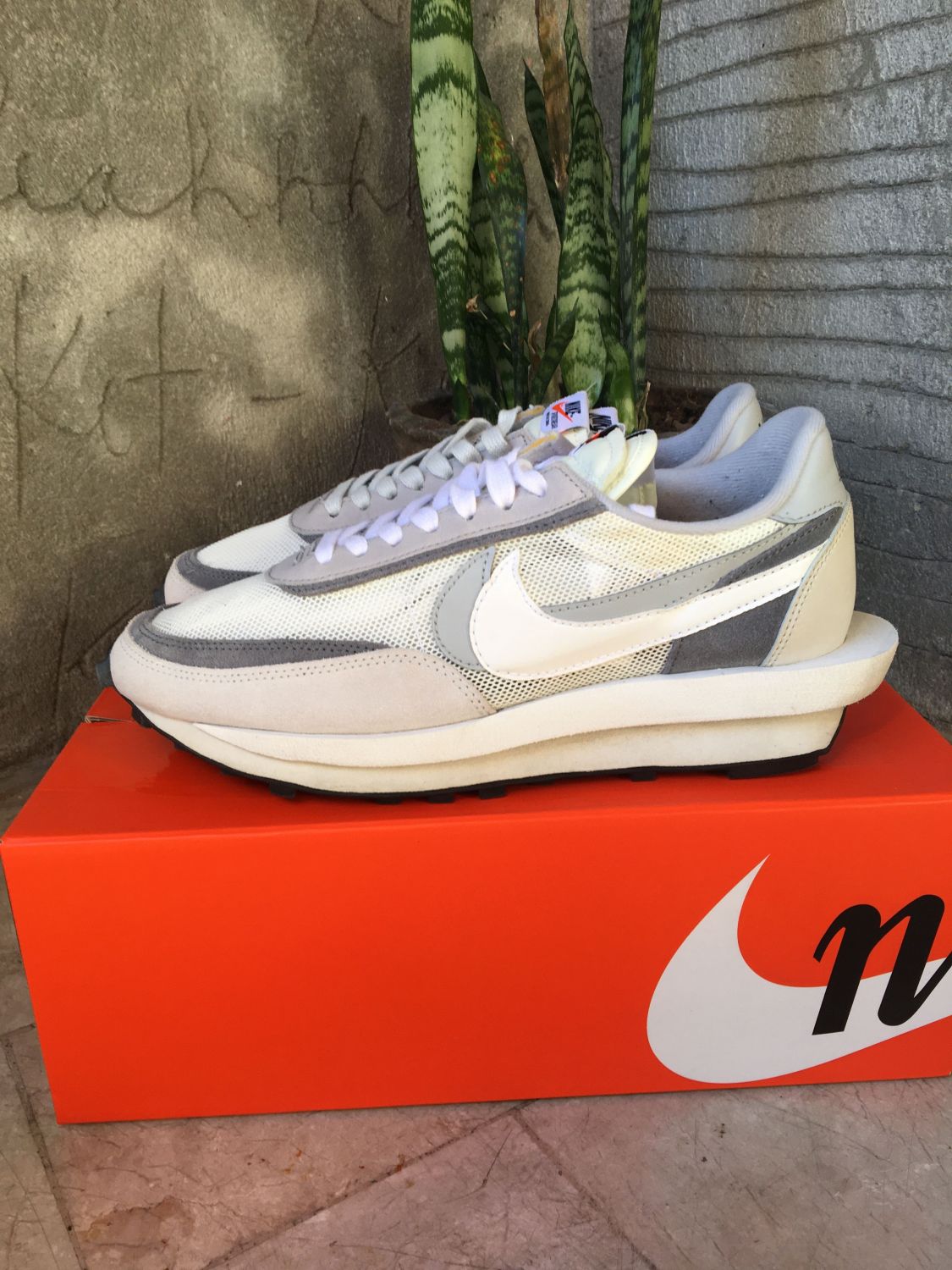 nike sacai waffle summit white