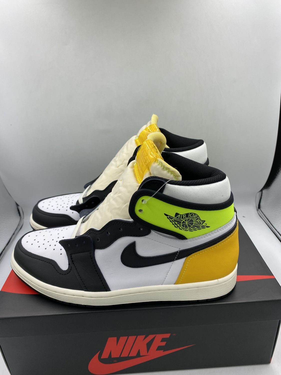 retro 1 high og white black volt