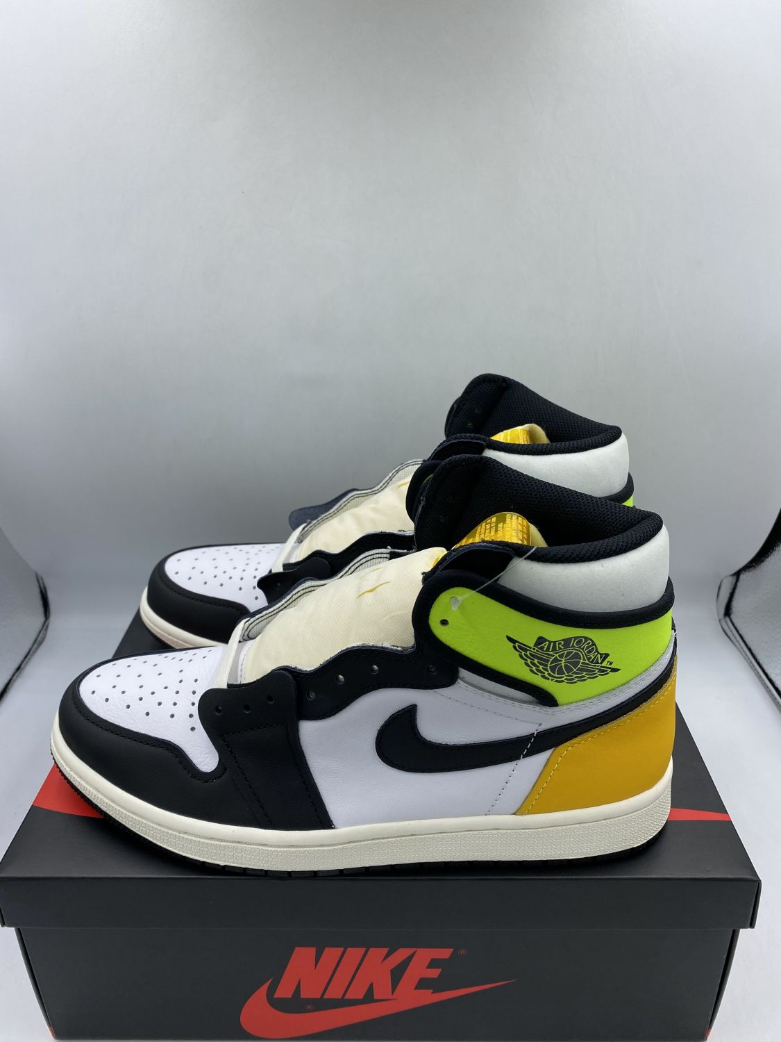 retro 1 high og white black volt