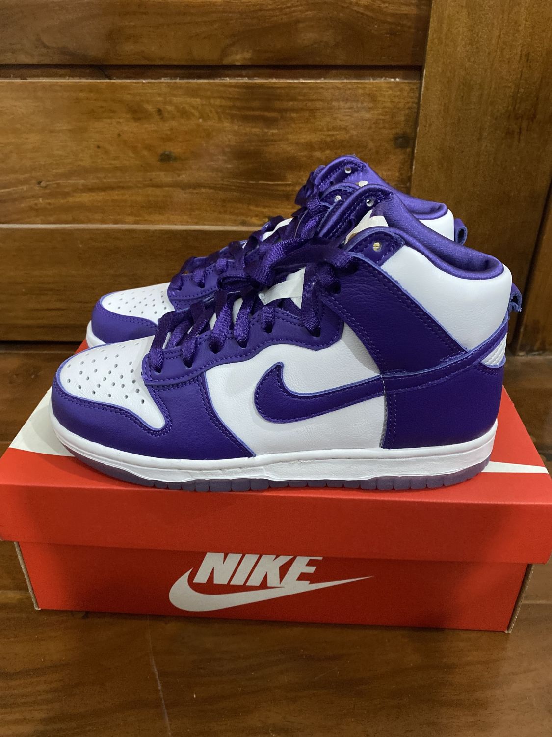 nike dunk high sp varsity purple stores