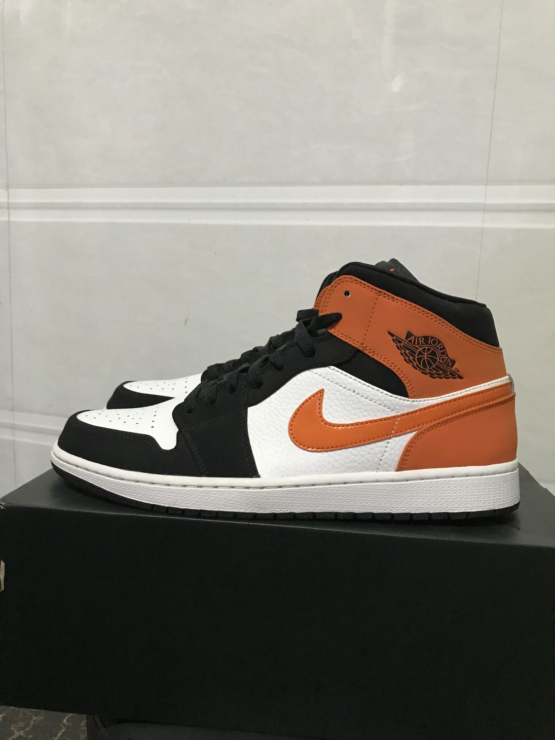 Sbb mid cheap jordan 1